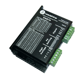 DM870